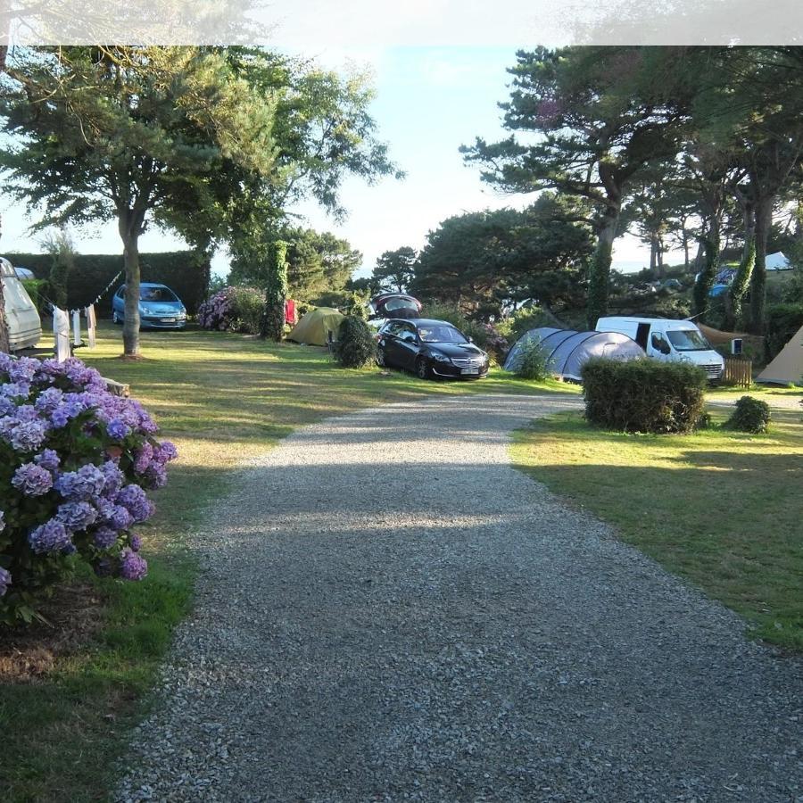 Plestin-les-Grèves Les Hortensias Grande Tente Familiale Deux Chambres Et Sejour Vue Mer Sur Camping Nature מראה חיצוני תמונה